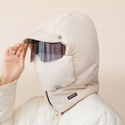 Winter trapping hat with goggles